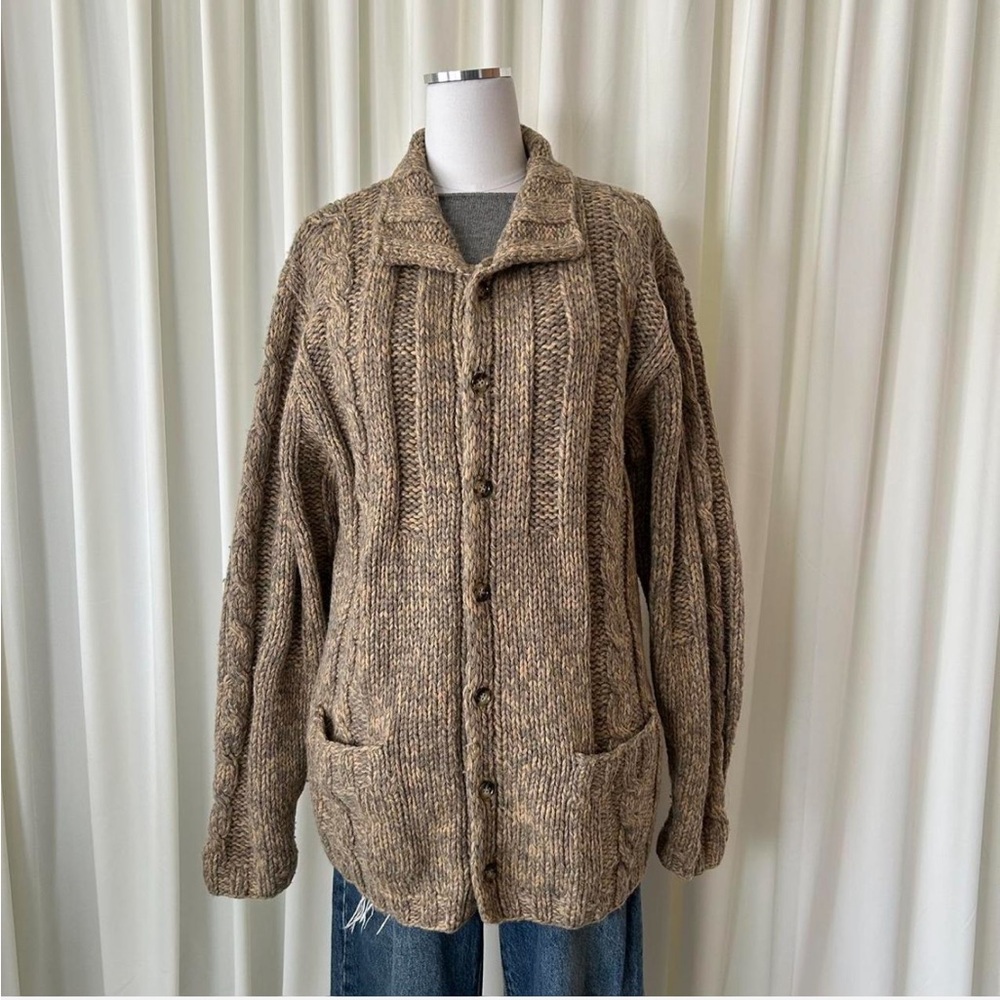 Vintage Oversized Cable knit 100% Wool Cardigan Sweater size Large.